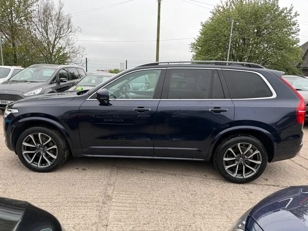 Used Volvo XC90 Momentum 235 HP (172 kW) 2018 Blue SUV