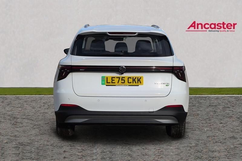 New MG MG5 EV SE 169 kW (231 HP) 2025 White Estate
