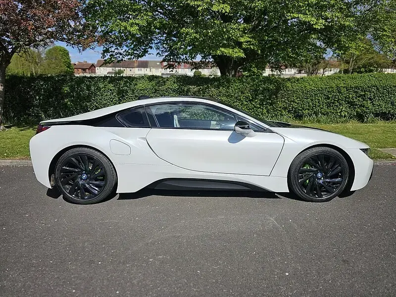 Used BMW i8 Comfort Edition 374 HP (275 kW) 2018 Green Coupe