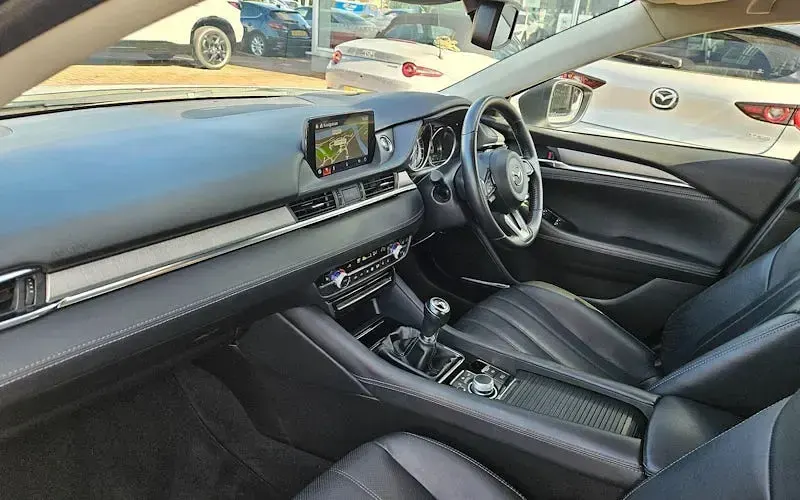 Used Mazda 6 Inclusive 150 HP (110 kW) 2018 White Sedan