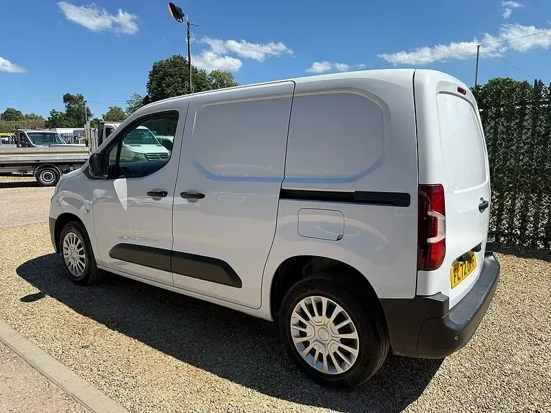 Used Toyota Proace 120 HP (88 kW) 2022 White MPV