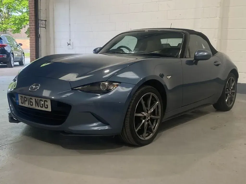 Usado Mazda MX5 Inclusive 160 CV (117 kW) 2016 Azul Descapotable