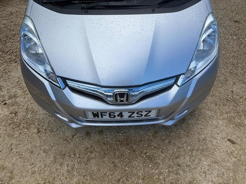 Used Honda Jazz Hybrid 102 HP (75 kW) 2014 Silver Hatchback