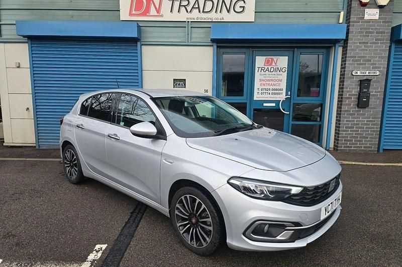 Used Fiat Tipo Life 100 HP (73 kW) 2021 Silver Hatchback