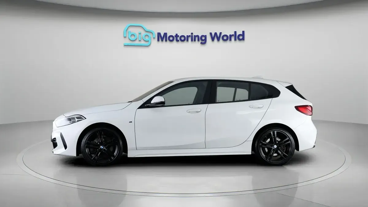 Used BMW 120 M Sport 190 HP (139 kW) 2022 White Hatchback
