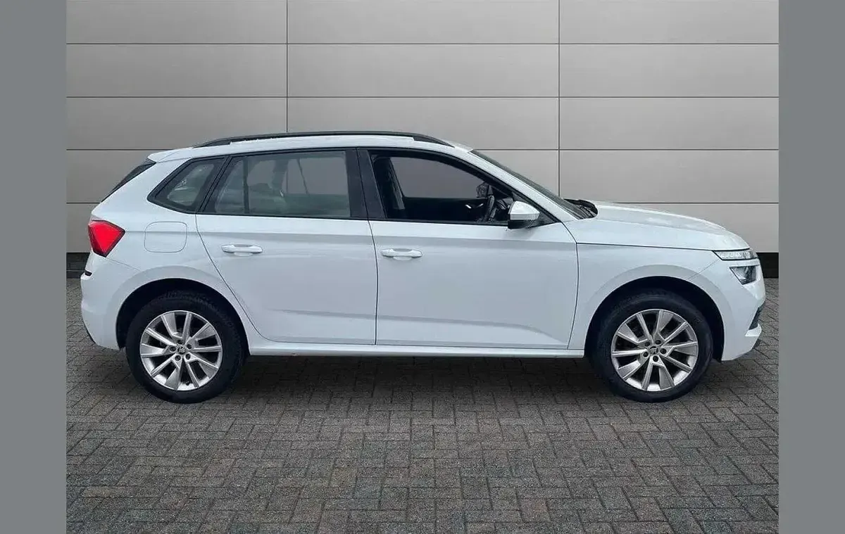 Used Skoda Kamiq SE 113 HP (83 kW) 2020 Moon white metallic SUV