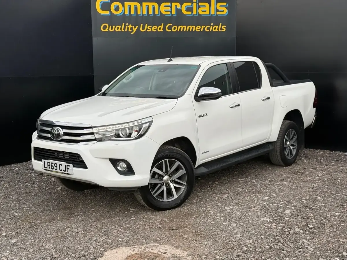 Used Toyota HiLux 150 HP (110 kW) 2019 White Pickup