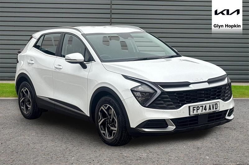 White Used 2024 Kia Sportage SUV | £23,139 (Super price) - Image 1/4