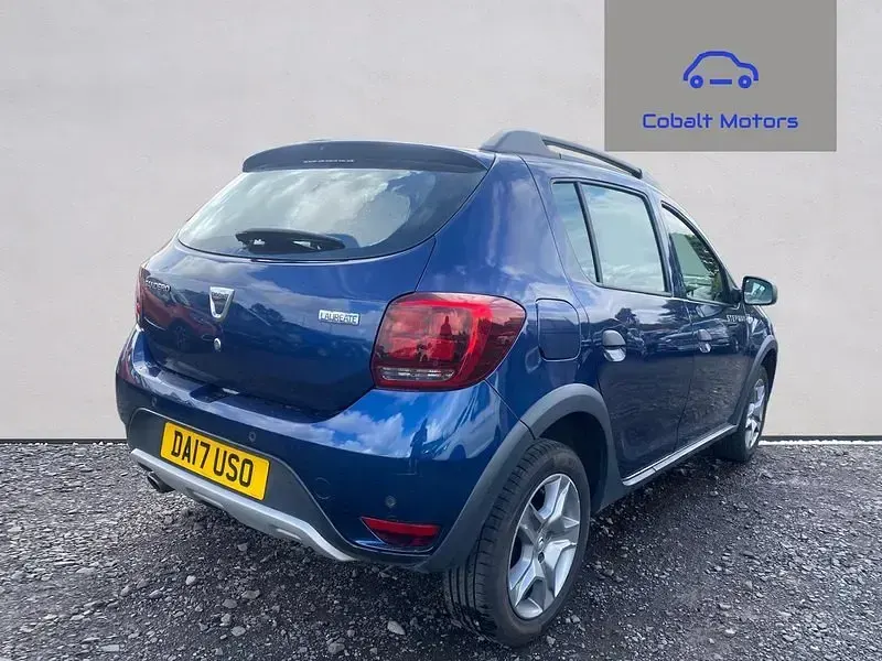 Used Dacia Sandero Lauréate 90 HP (66 kW) 2017 Blue Hatchback