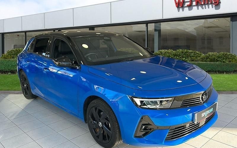 Used 2025 Vauxhall Astra Hatchback | £19,295 (Super price) - Image 1/3