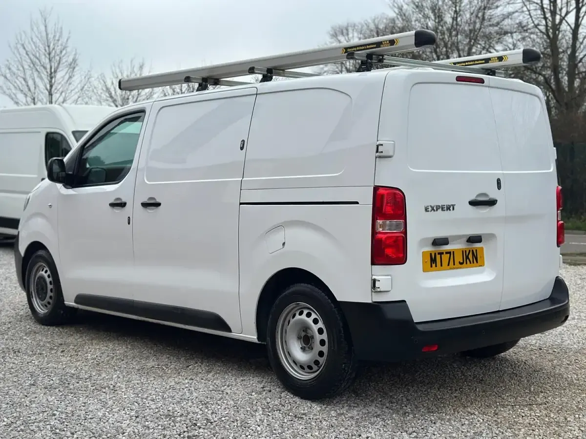 Second-hand Peugeot Expert Premium 2021 Alb Van