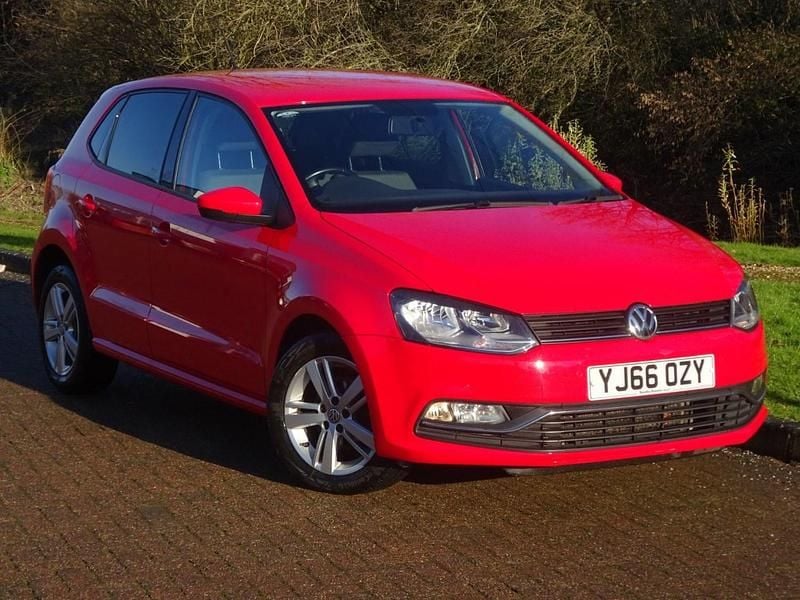 Used VW Polo Match 75 HP (55 kW) 2017 Red Hatchback