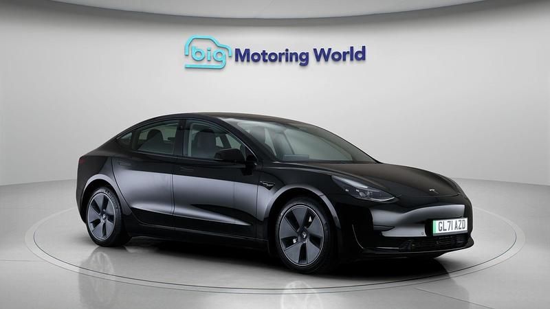 Black Used 2021 Tesla Model 3 Standard Range Plus Sedan | £19,800 (Fair price) - Image 1/4