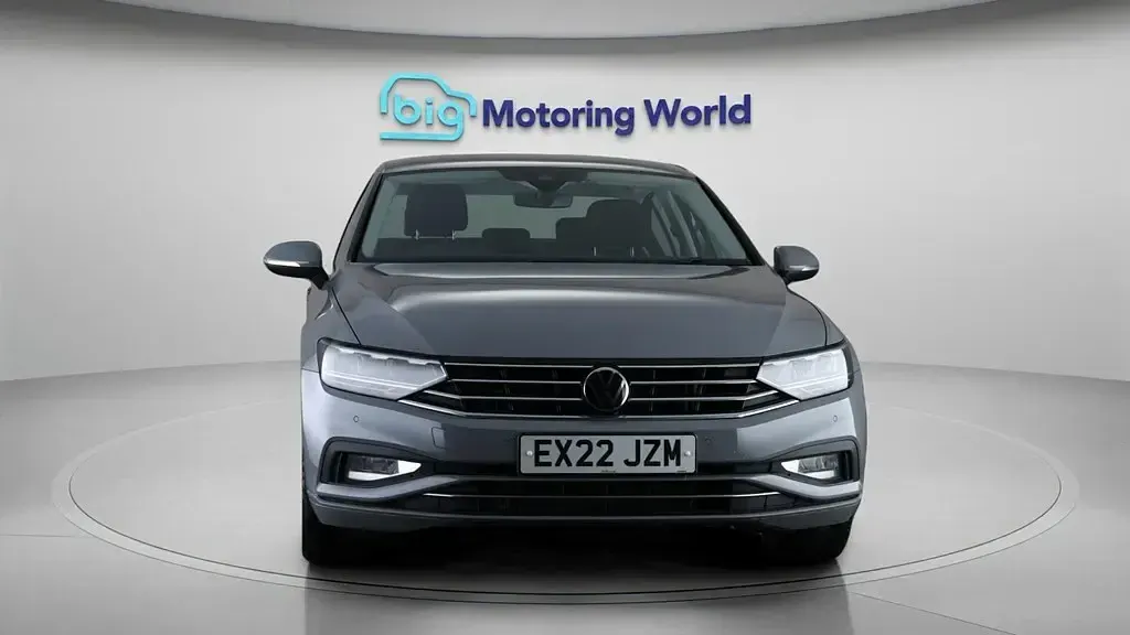 Usado VW Passat SE 150 HP (110 kW) 2022 Cinzento Carrinha