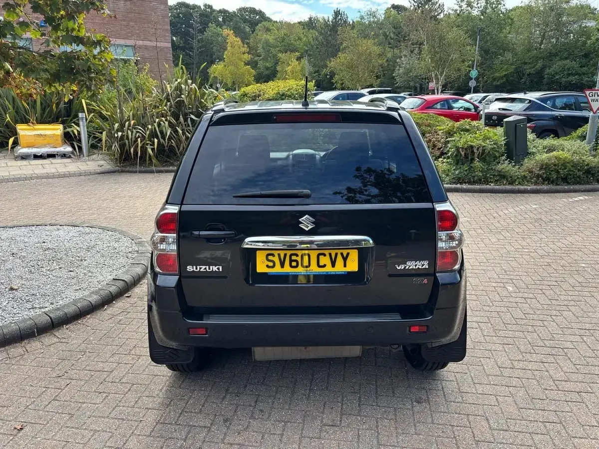 Used Suzuki Grand Vitara SZ4 106 HP (77 kW) 2010 Black SUV