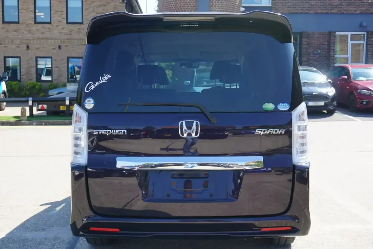 Używany Honda Stepwgn 2013 Purpurowy Minivan