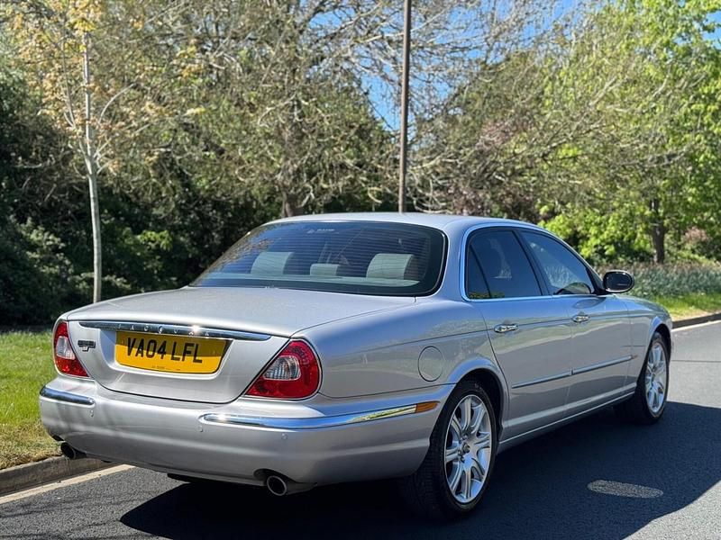 Usado Jaguar XJ SE 2004 Prateado Sedan