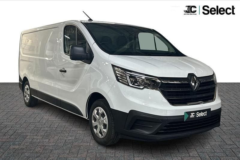 White Used 2023 Renault Trafic Van | £16,000 (Good price) - Image 1/4