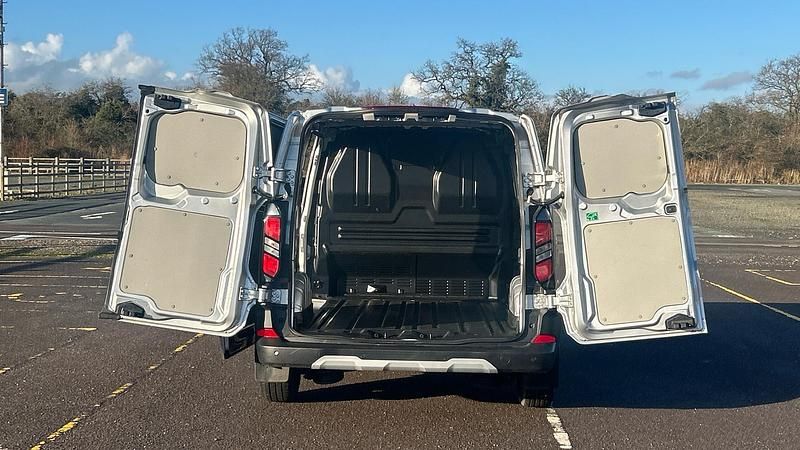 Used Ford Transit Custom 136 HP (100 kW) 2024 Van