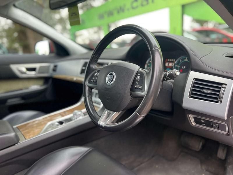 Used Jaguar XF Premium Luxury 200 HP (147 kW) 2013 Red Sedan