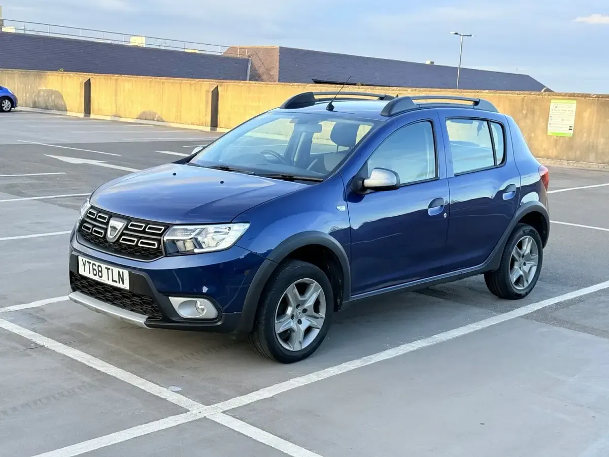 Used Dacia Sandero Comfort 90 HP (66 kW) 2018 Blue Hatchback