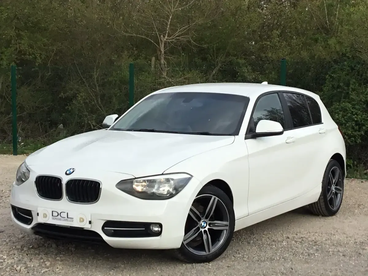 Used BMW 118 Sport Line 2012 White Hatchback