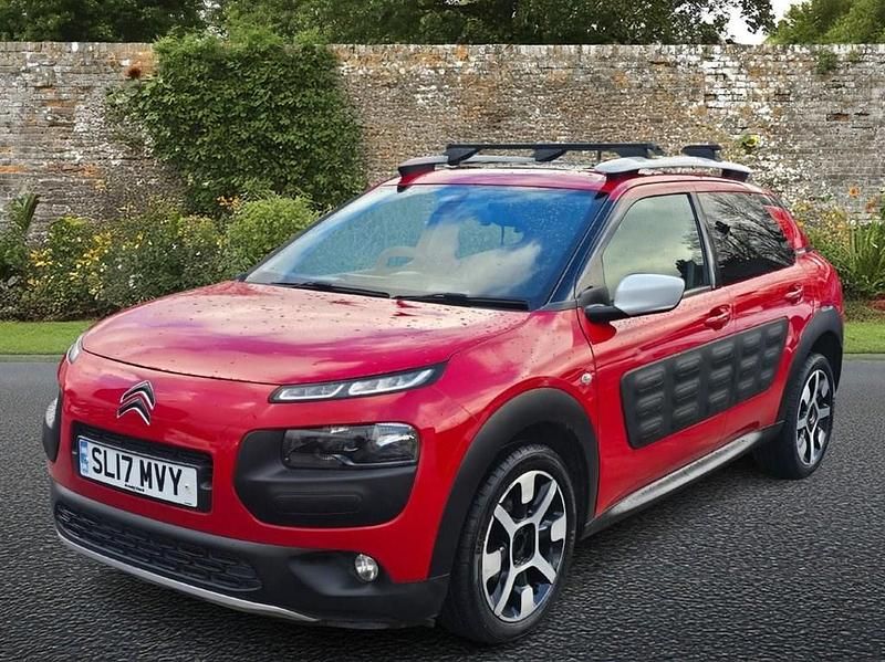 Used Citroën C4 Cactus Rip Curl 110 HP (80 kW) 2017 Red Hatchback