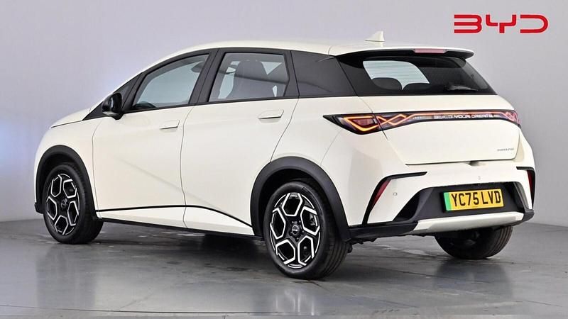 Used BYD Dolphin Comfort 150 kW (204 HP) 2025 White Hatchback