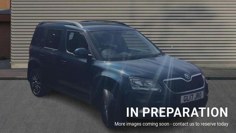 Blue Used 2017 Skoda Yeti Outdoor SE Drive SUV | £16,520 (A bit pricey) - Image 1/4