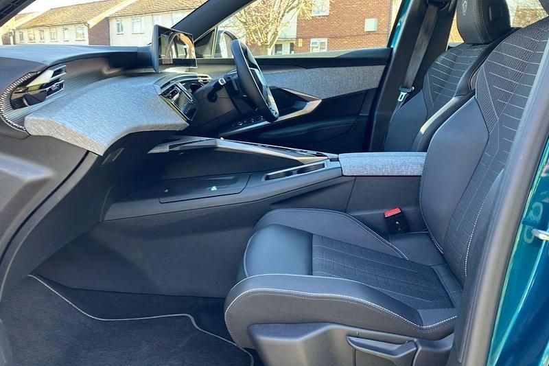 Used Peugeot 5008 GTi 136 HP (100 kW) 2025 Blue SUV