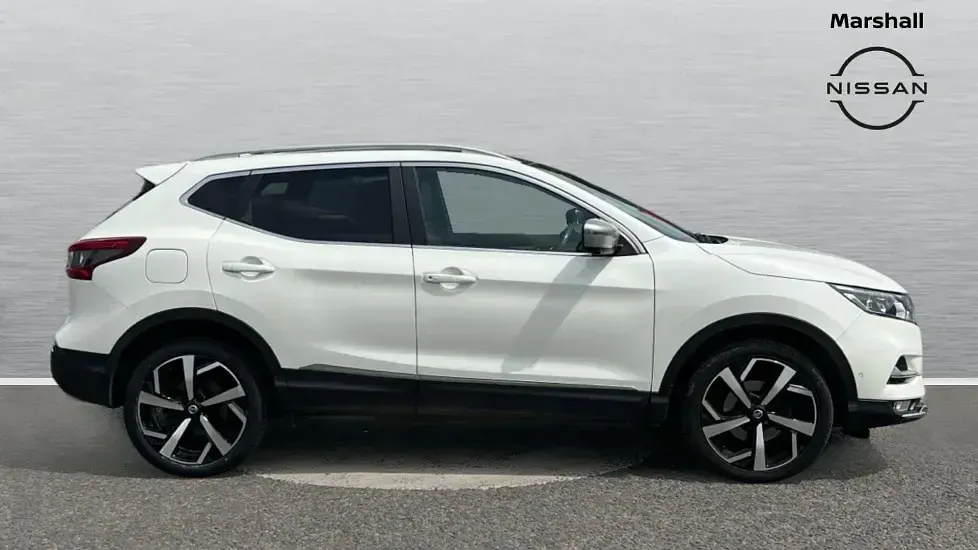 Used Nissan Qashqai 130 HP (95 kW) 2018 White SUV