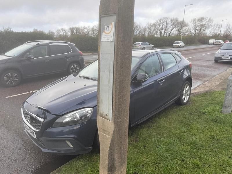 Used Volvo V40 2014 Blue Hatchback