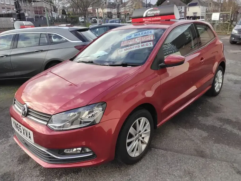 Used VW Polo SE 60 HP (44 kW) 2015 Red Hatchback