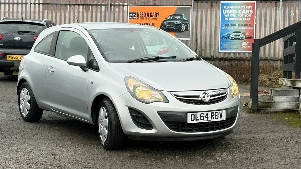 Used Vauxhall Corsa Design Edition 85 HP (62 kW) 2015 Silver Hatchback