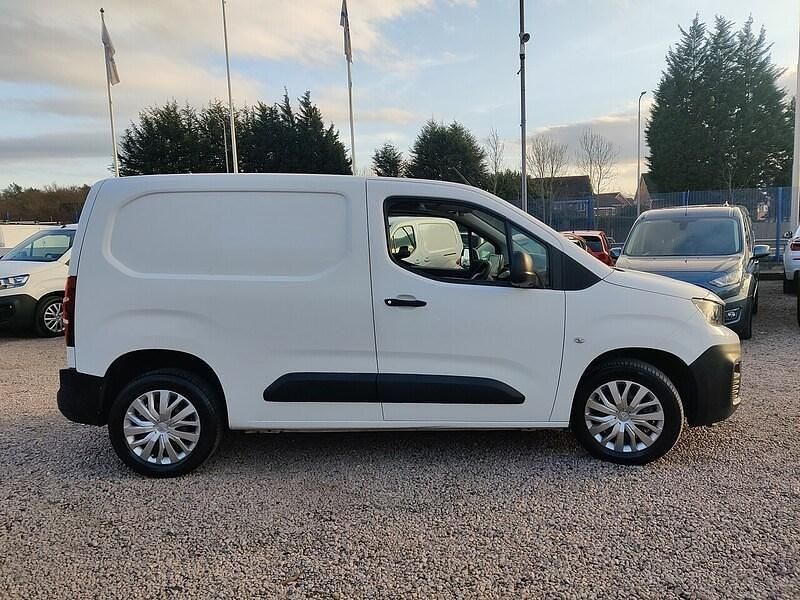 Used Peugeot Partner 130 HP (95 kW) 2020 White MPV