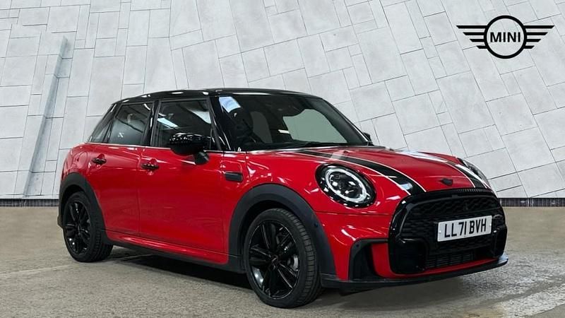 Used Mini Cooper Hatch 134 HP (98 kW) 2021 Red Hatchback