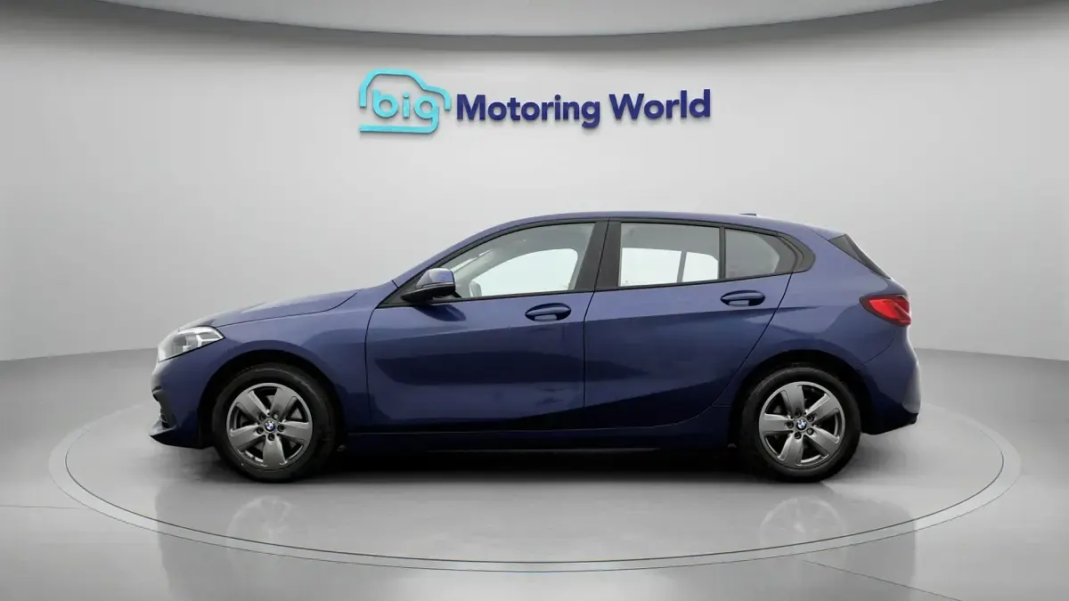 Used BMW 118 140 HP (102 kW) 2020 Blue Hatchback