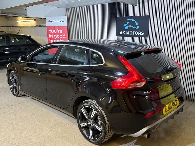 Used Volvo V40 R-Design 122 HP (89 kW) 2016 Black Hatchback