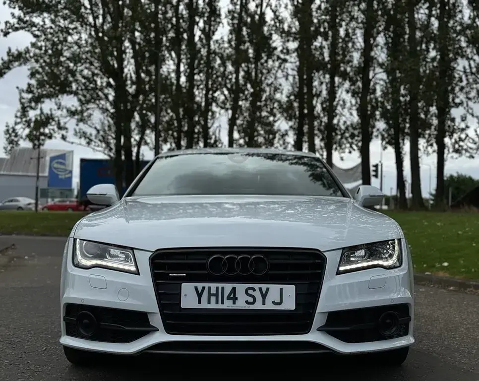 Used Audi A7 Black Edition 313 HP (230 kW) 2014 White Hatchback