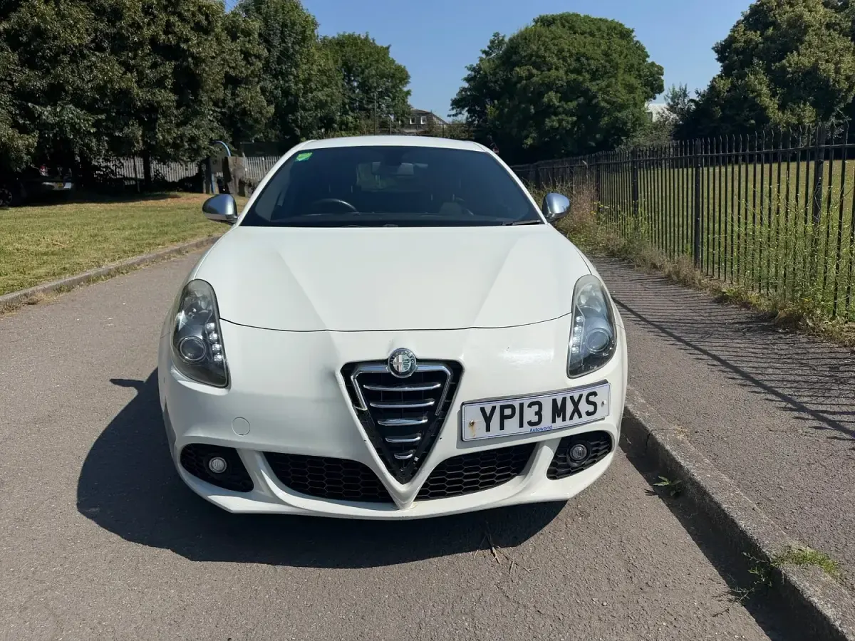Used Alfa Romeo Giulietta Veloce 170 HP (125 kW) 2013 White Hatchback