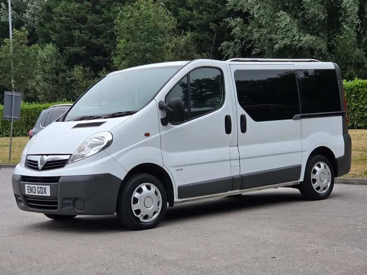 Used Vauxhall Vivaro 90 HP (66 kW) 2013 White MPV