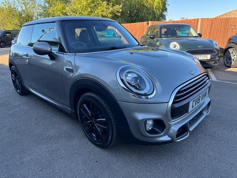 Silver Used 2018 Mini ONE Hatch Hatchback | £9,469 (Fair price) - Image 1/4