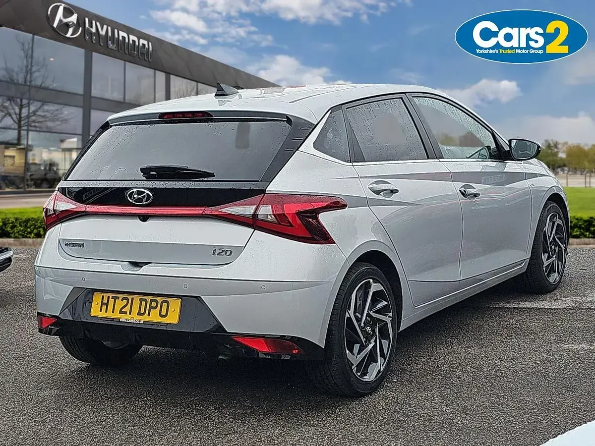 Used Hyundai i20 Premium 99 HP (72 kW) 2021 Silver Hatchback