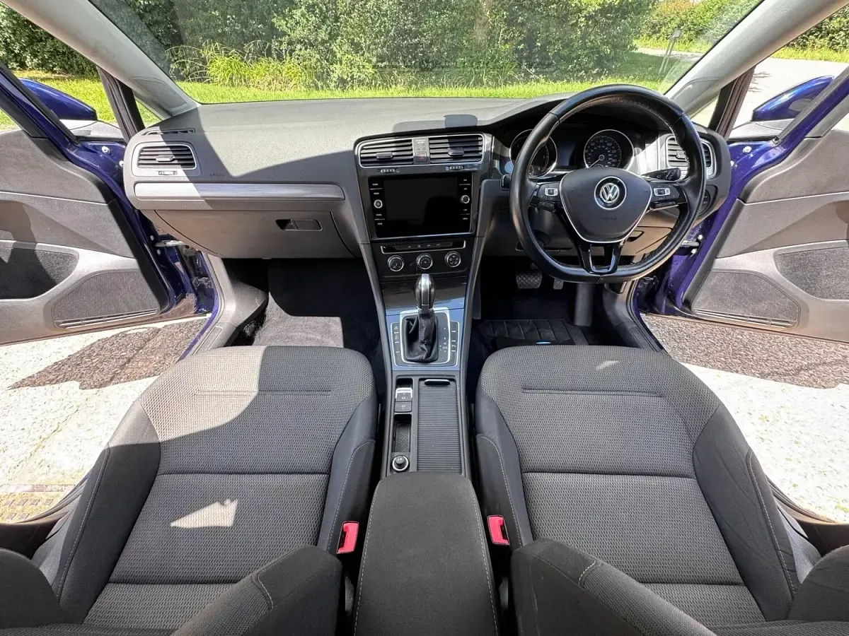 Used VW Golf VII SE 115 HP (84 kW) 2019 Blue Hatchback