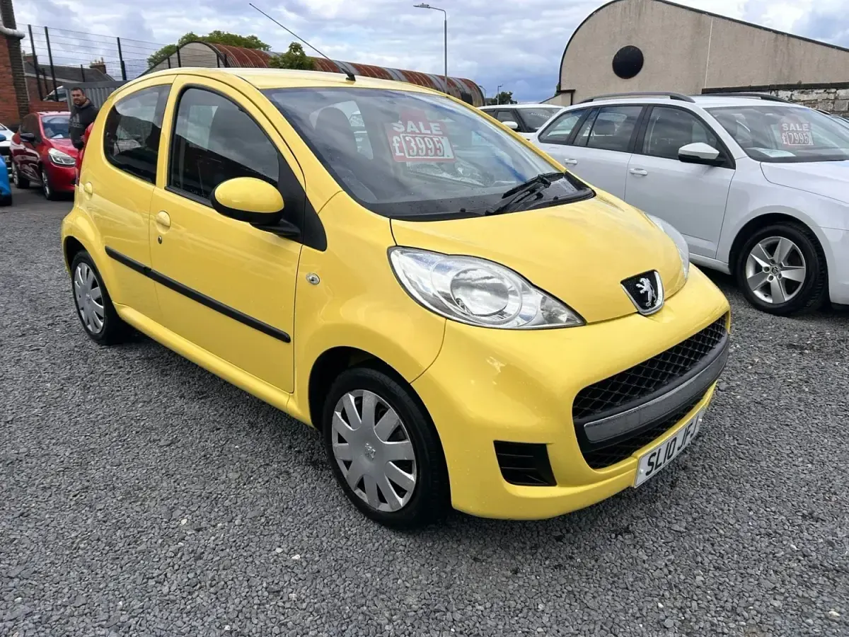 Used Peugeot 107 68 HP (50 kW) 2010 Yellow Hatchback
