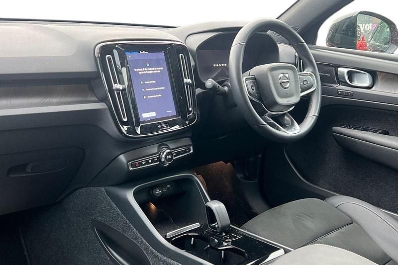 Used Volvo C40 Pro 300 kW (408 HP) 2022 Red SUV