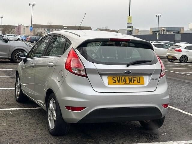 Used Ford Fiesta Zetec 80 HP (58 kW) 2014 Silver Hatchback