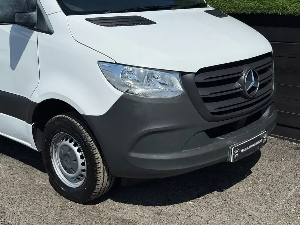 Begagnad Mercedes Sprinter Progressive 2021 Vit Van