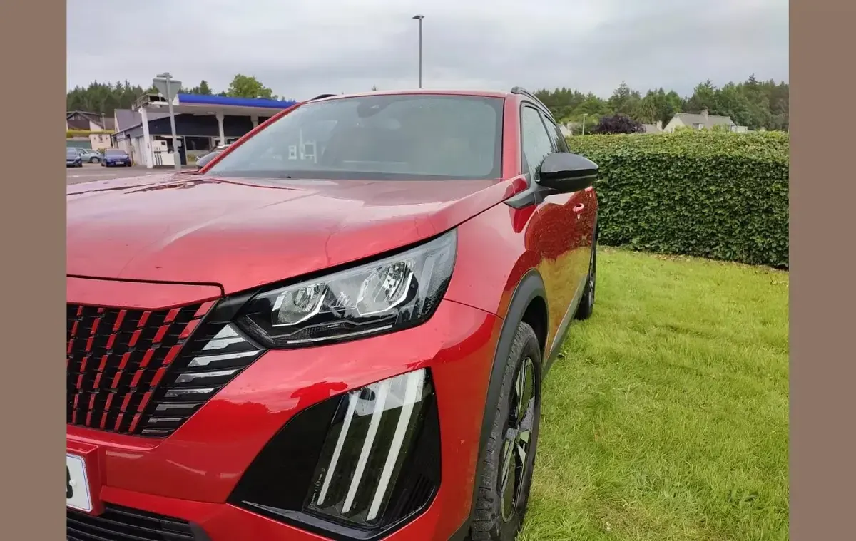 Used Peugeot 2008 Allure 128 HP (94 kW) 2024 Red SUV