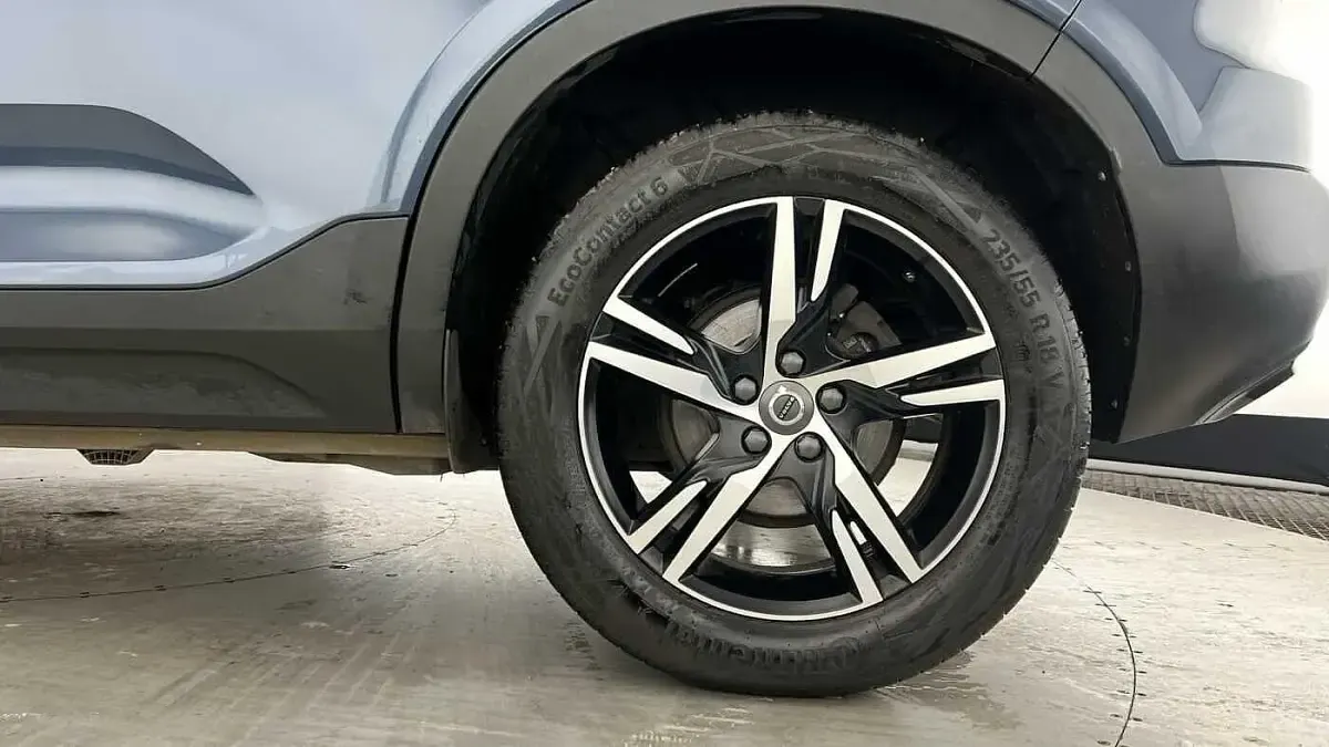 Used Volvo XC40 R-Design 161 HP (118 kW) 2022 Blue SUV